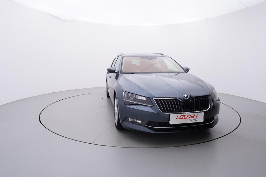 OV190V08954_17.webp_SUPERB Style Extra 1.6 TDI 88 kW automat