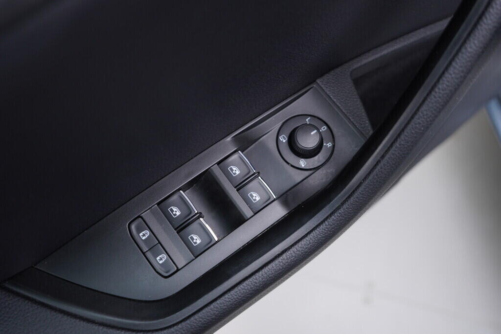OV190V08954_20.webp_SUPERB Style Extra 1.6 TDI 88 kW automat