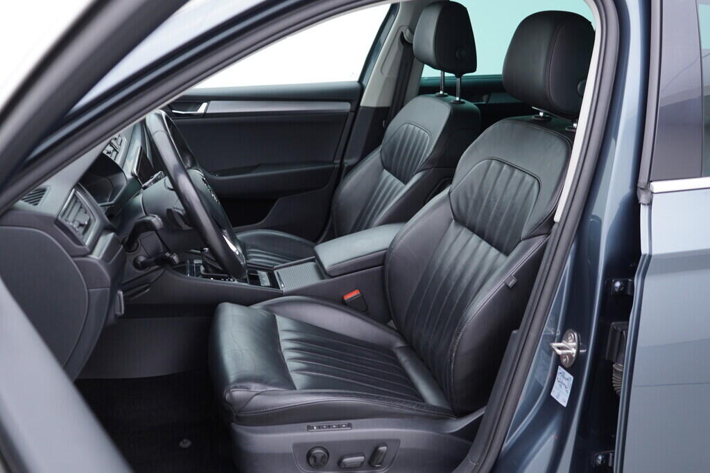 OV190V08954_23.webp_SUPERB Style Extra 1.6 TDI 88 kW automat
