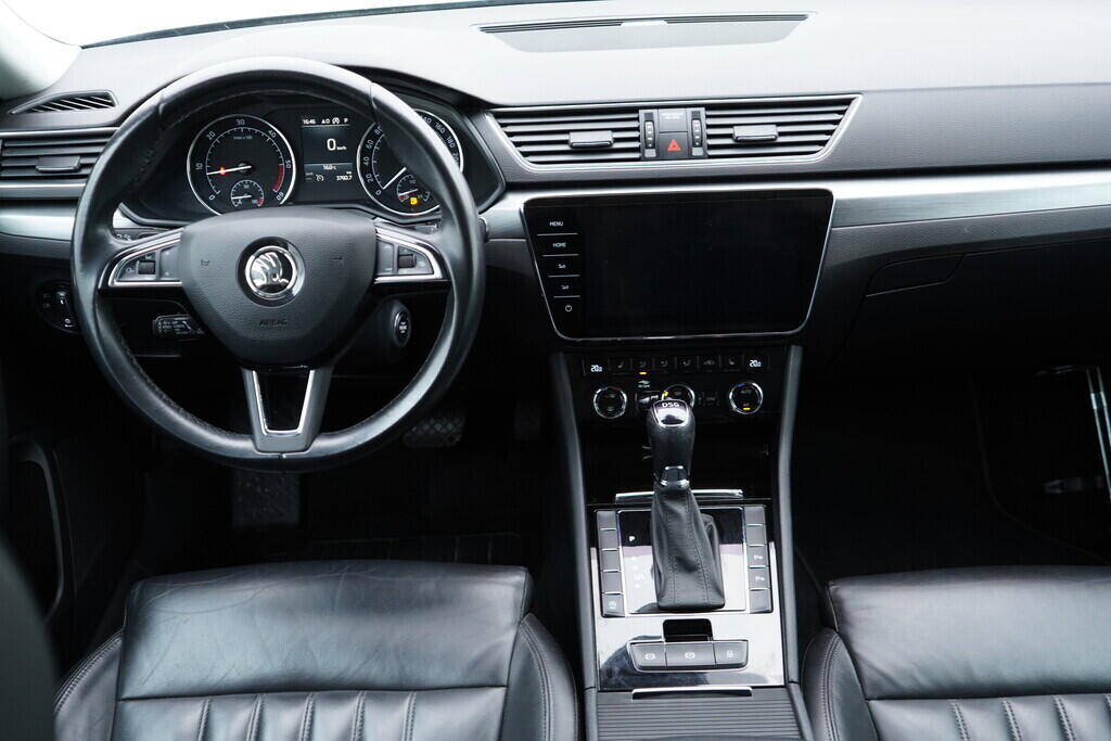 OV190V08954_30.webp_SUPERB Style Extra 1.6 TDI 88 kW automat