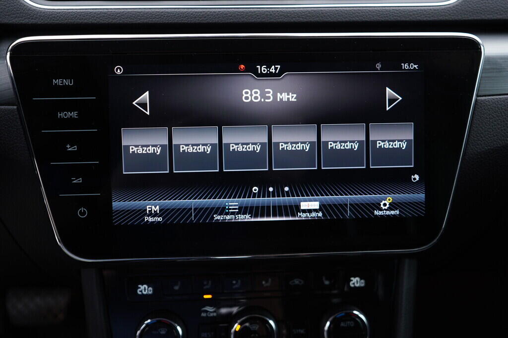 OV190V08954_33.webp_SUPERB Style Extra 1.6 TDI 88 kW automat