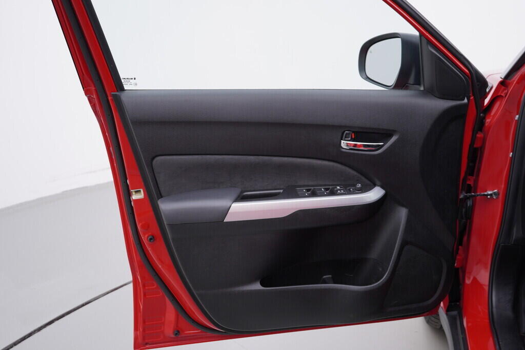 OV190V08957_19.webp_VITARA Comfort+ 1.6  88 kW automat