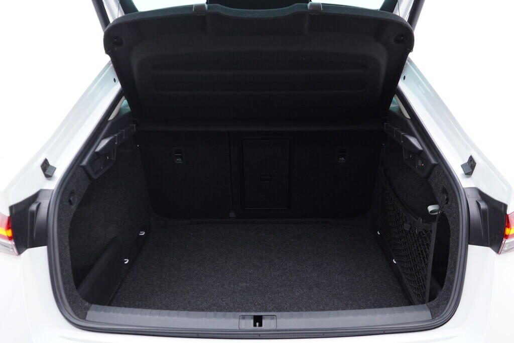 OV190V08963_41.webp_OCTAVIA Top Selection 1.5 TSI 110 kW manuál, DPH