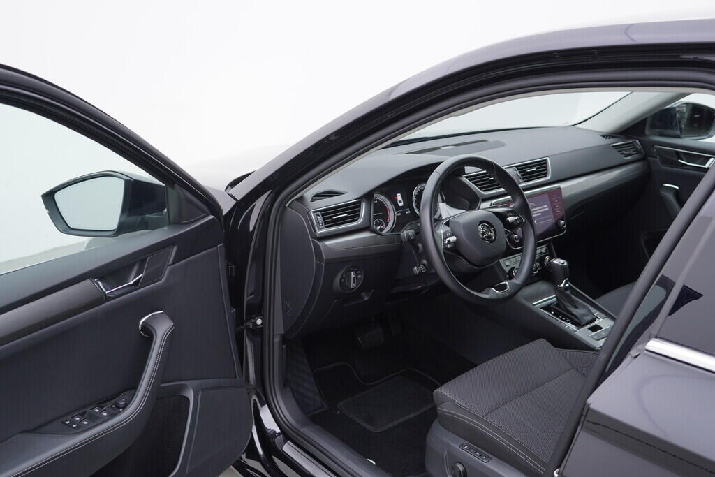 OV190V08968_18.webp_SUPERB Style 2.0 TSI 200 kW automat, DPH