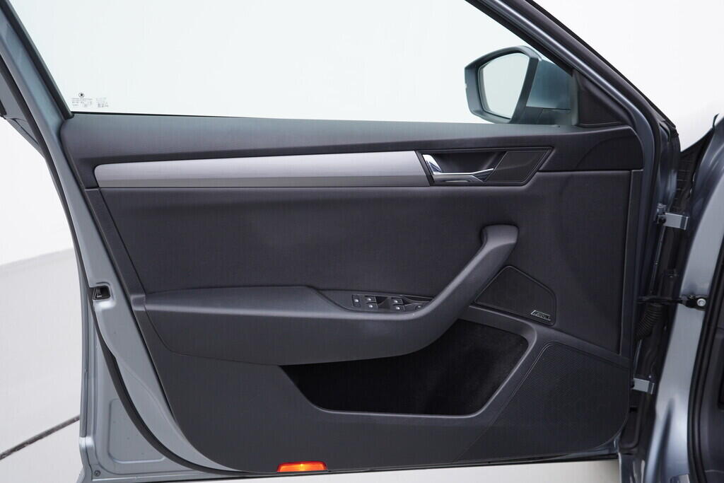 OV190V08974_19.webp_SUPERB Style 2.0 TDI 110 kW automat, DPH