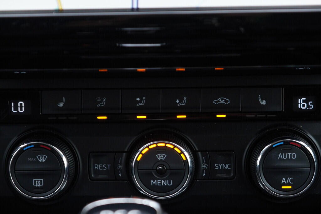OV190V08974_35.webp_SUPERB Style 2.0 TDI 110 kW automat, DPH