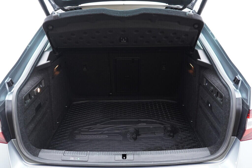 OV190V08974_42.webp_SUPERB Style 2.0 TDI 110 kW automat, DPH
