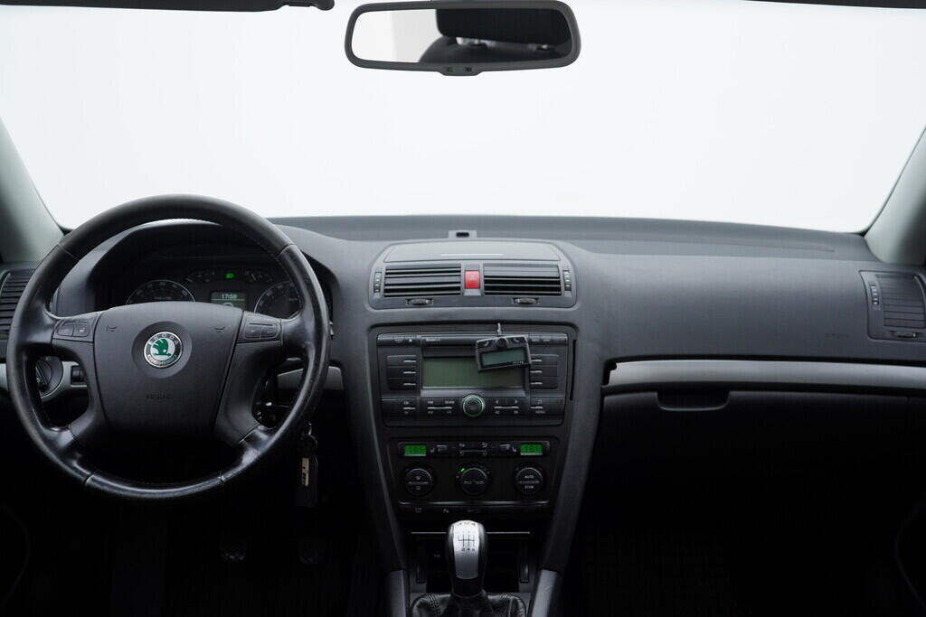 OV190V08977_26.webp_OCTAVIA Elegance 2.0 TDI 103 kW manuál