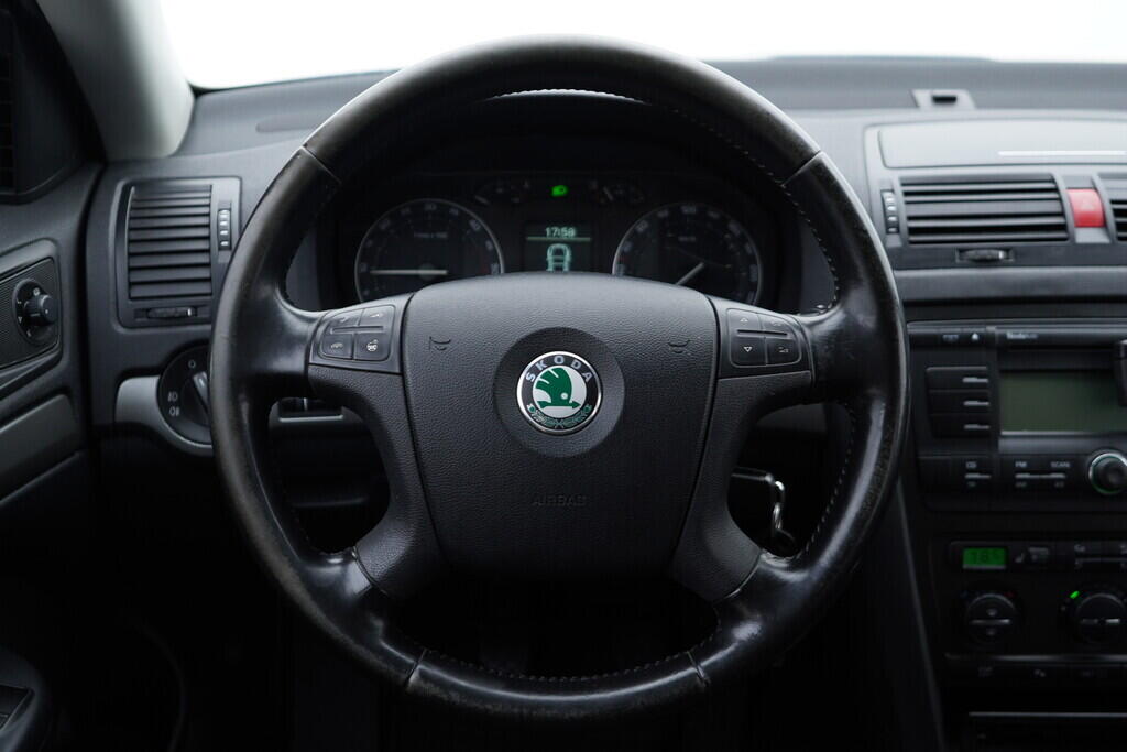 OV190V08977_27.webp_OCTAVIA Elegance 2.0 TDI 103 kW manuál