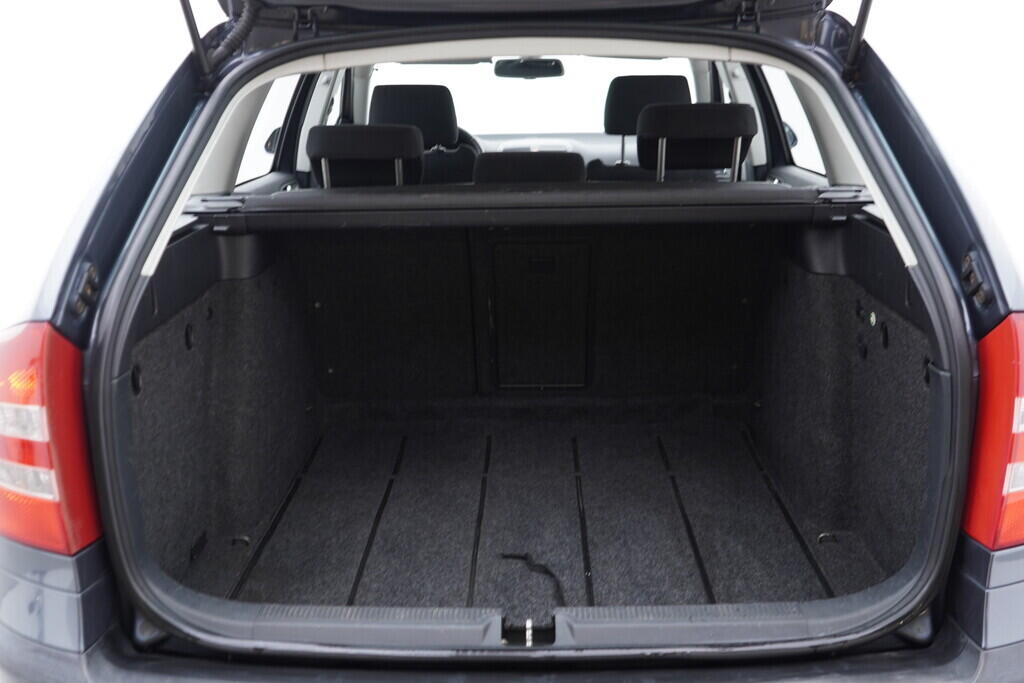 OV190V08977_34.webp_OCTAVIA Elegance 2.0 TDI 103 kW manuál