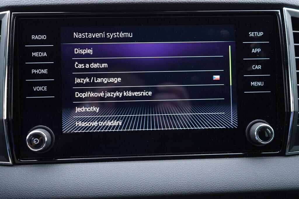 OV190V08978_32.webp_KAROQ Style 1.5 TSI 110 kW automat, DPH