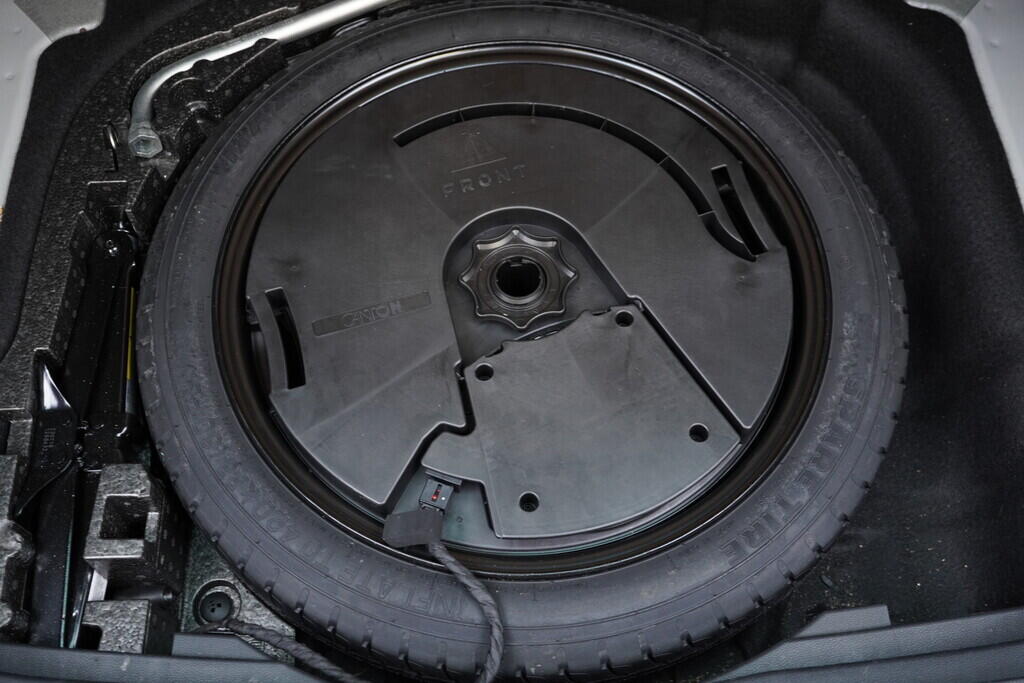 OV190V08978_40.webp_KAROQ Style 1.5 TSI 110 kW automat, DPH