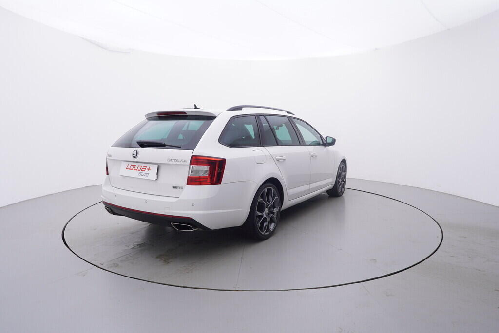 OV190V08979_14.webp_OCTAVIA RS 2.0 TSI 162 kW automat