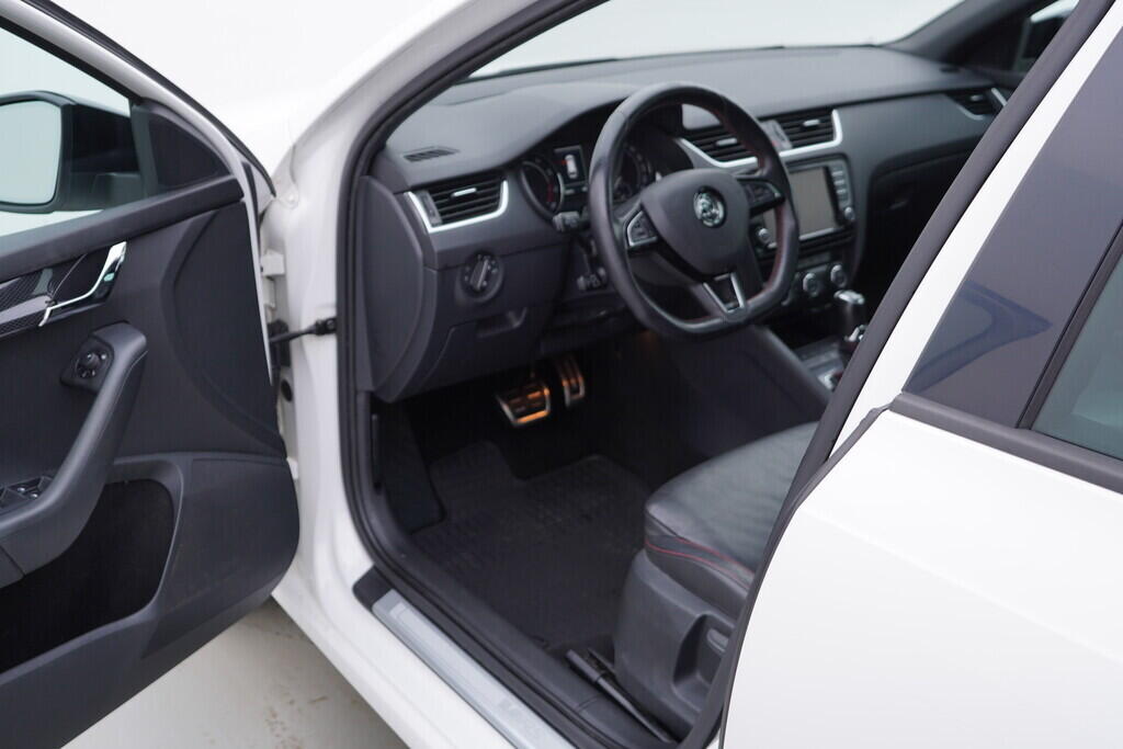 OV190V08979_18.webp_OCTAVIA RS 2.0 TSI 162 kW automat