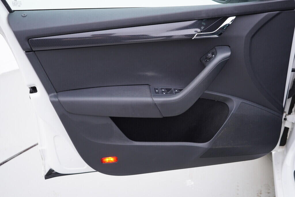 OV190V08979_19.webp_OCTAVIA RS 2.0 TSI 162 kW automat