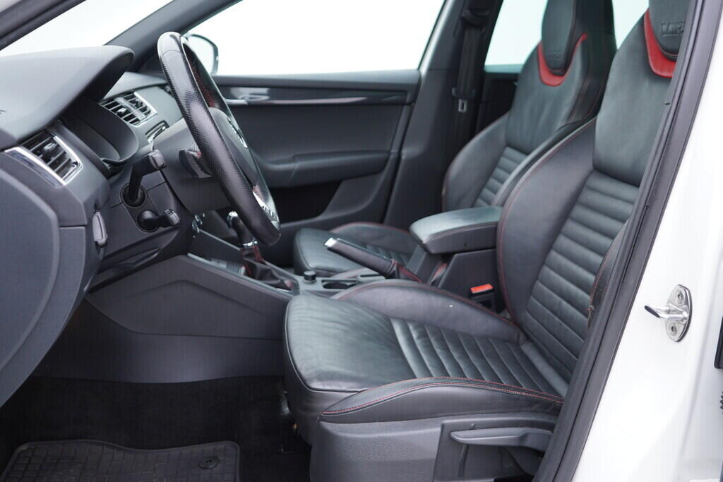 OV190V08979_22.webp_OCTAVIA RS 2.0 TSI 162 kW automat