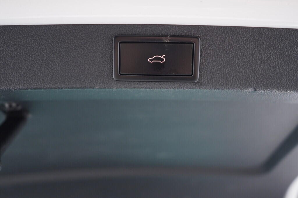 OV190V08979_37.webp_OCTAVIA RS 2.0 TSI 162 kW automat