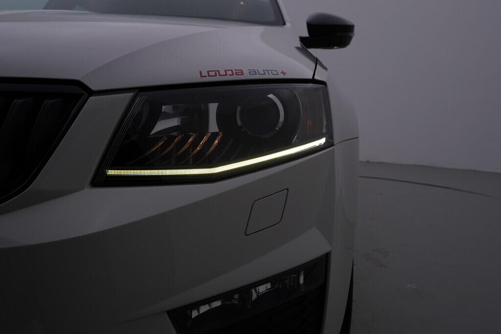 OV190V08979_43.webp_OCTAVIA RS 2.0 TSI 162 kW automat