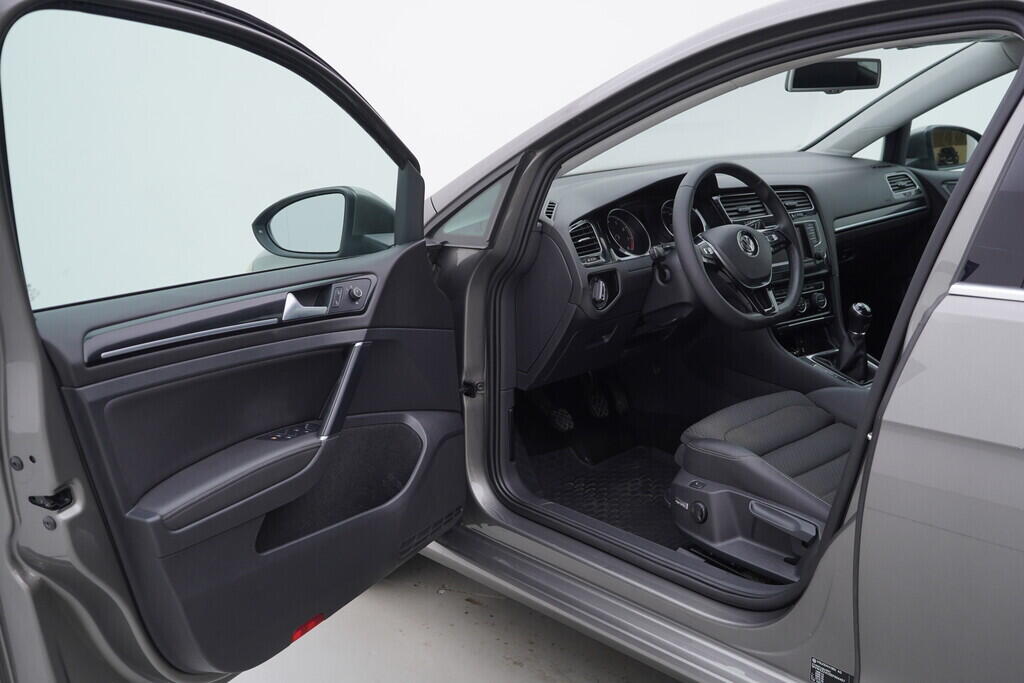 OV190V08984_18.webp_GOLF VARIANT  1.4 TSI 103 kW manuál