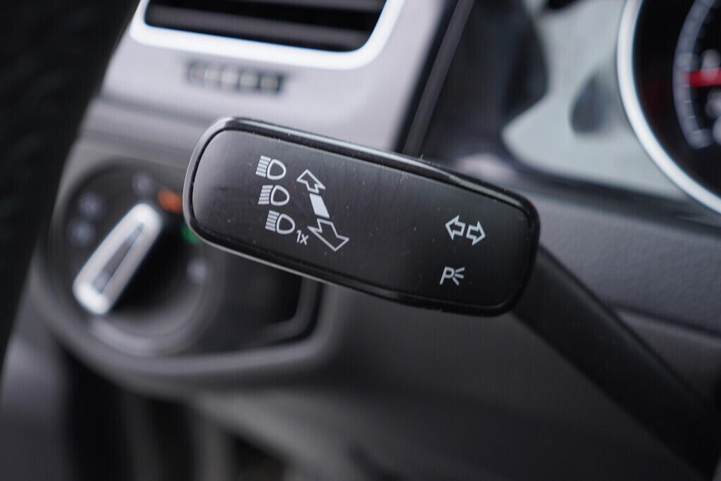 OV190V08984_25.webp_GOLF VARIANT  1.4 TSI 103 kW manuál