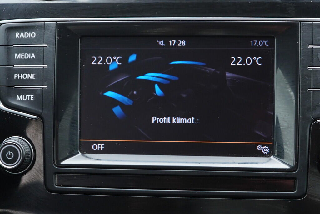 OV190V08984_32.webp_GOLF VARIANT  1.4 TSI 103 kW manuál