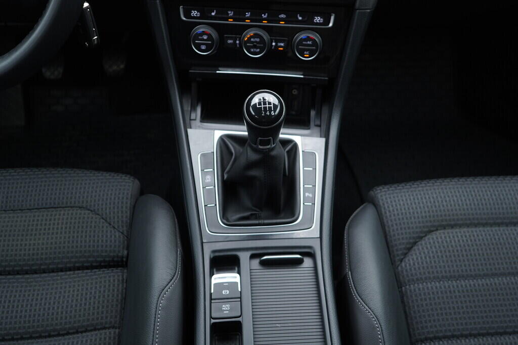 OV190V08984_34.webp_GOLF VARIANT  1.4 TSI 103 kW manuál