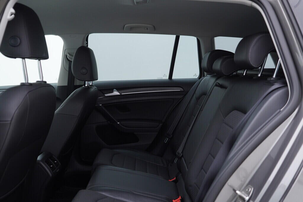 OV190V08984_38.webp_GOLF VARIANT  1.4 TSI 103 kW manuál