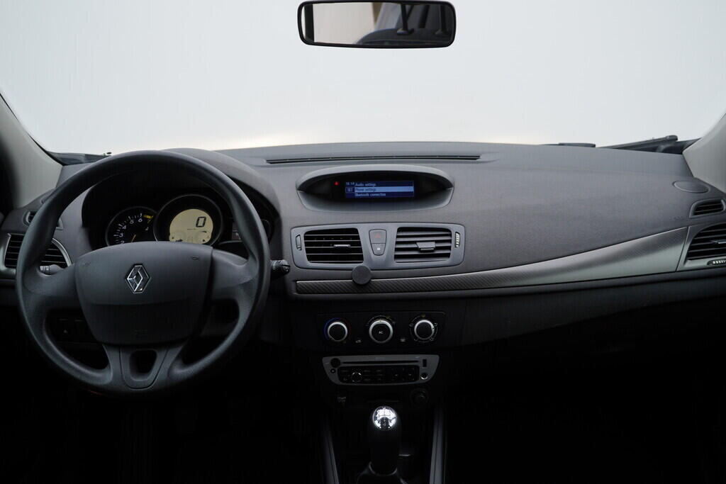 OV190V08985_27.webp_MÉGANE  1.6  74 kW manuál