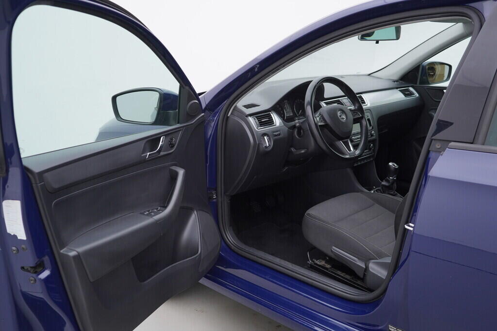 OV190V08986_18.webp_RAPID Elegance 1.6 TDI 77 kW manuál