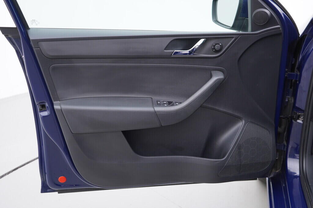 OV190V08986_19.webp_RAPID Elegance 1.6 TDI 77 kW manuál