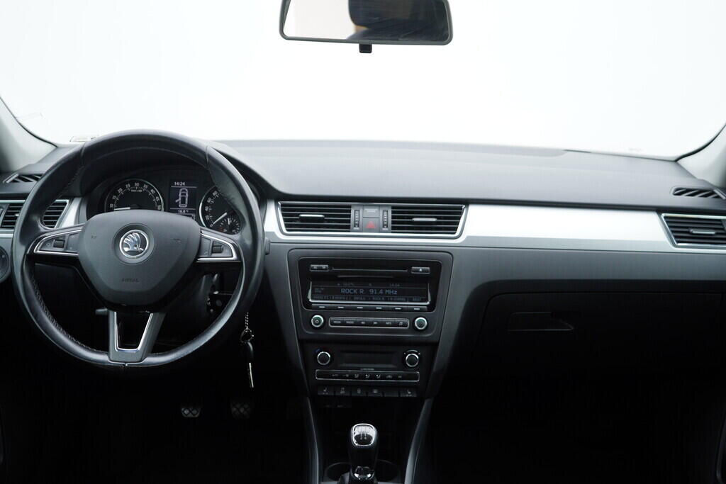 OV190V08986_25.webp_RAPID Elegance 1.6 TDI 77 kW manuál