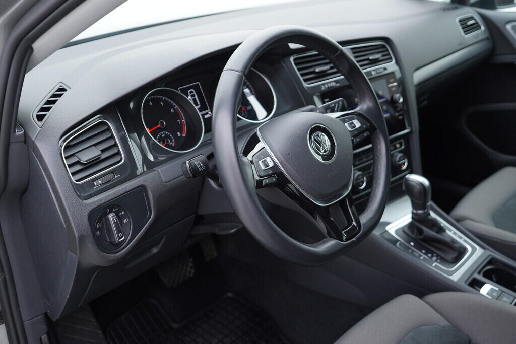 OV190V08988_23.webp_GOLF  1.0 TSI 81 kW automat