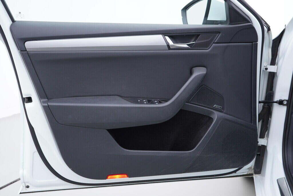 OV190V08997_19.webp_SUPERB Style 2.0 TDI 110 kW automat