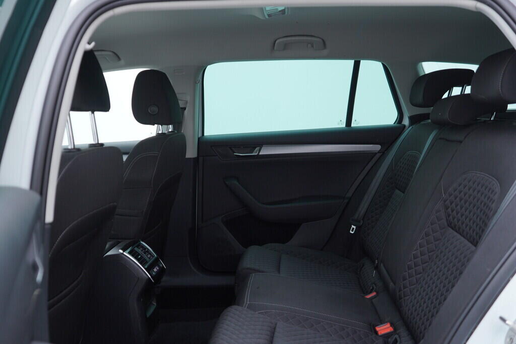 OV190V08997_38.webp_SUPERB Style 2.0 TDI 110 kW automat