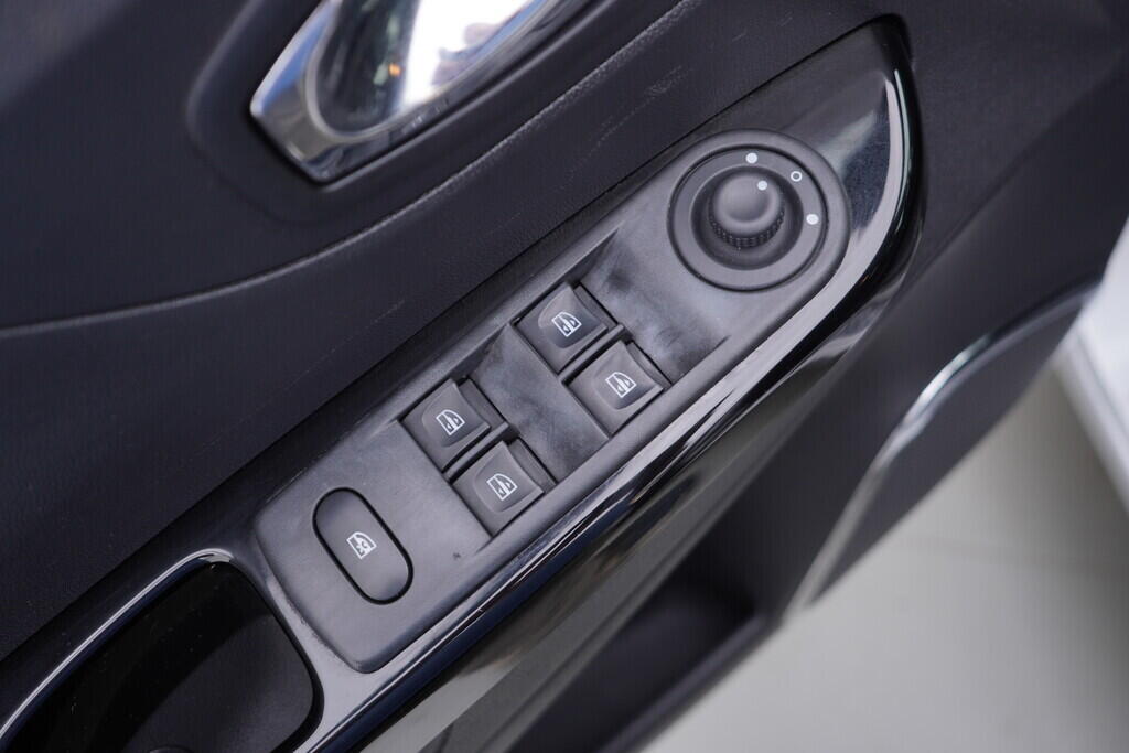 OV190V09002_20.webp_CAPTUR  1.2  87 kW manuál