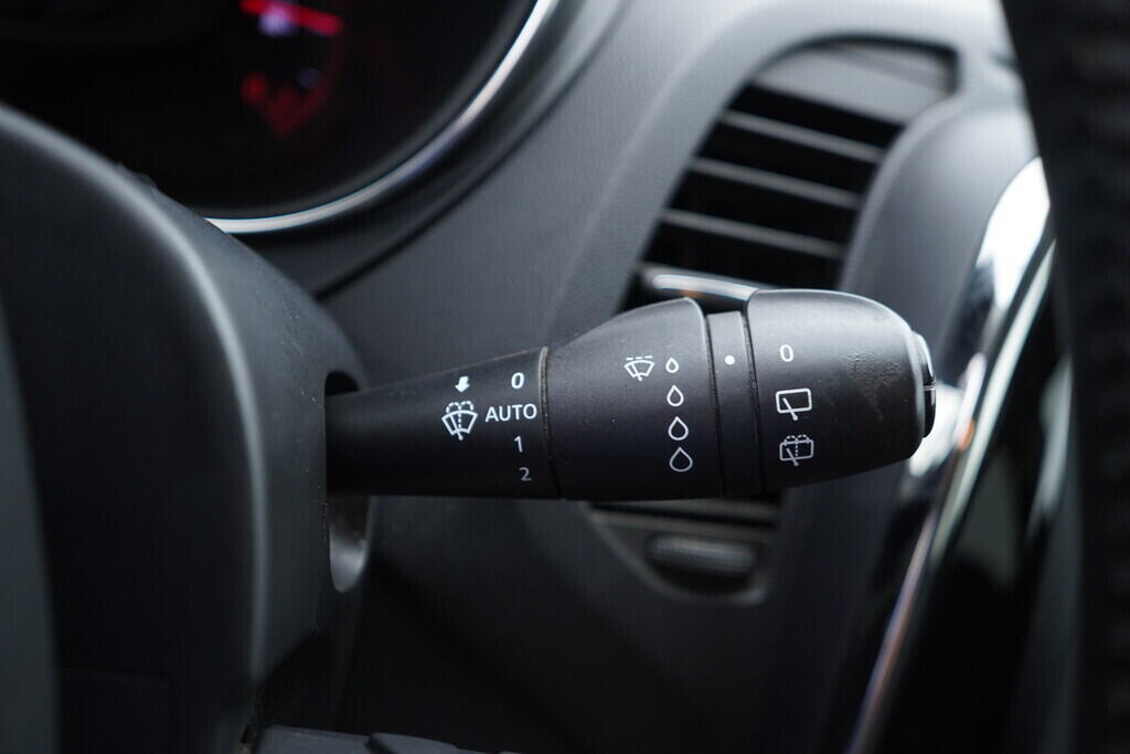 OV190V09002_24.webp_CAPTUR  1.2  87 kW manuál