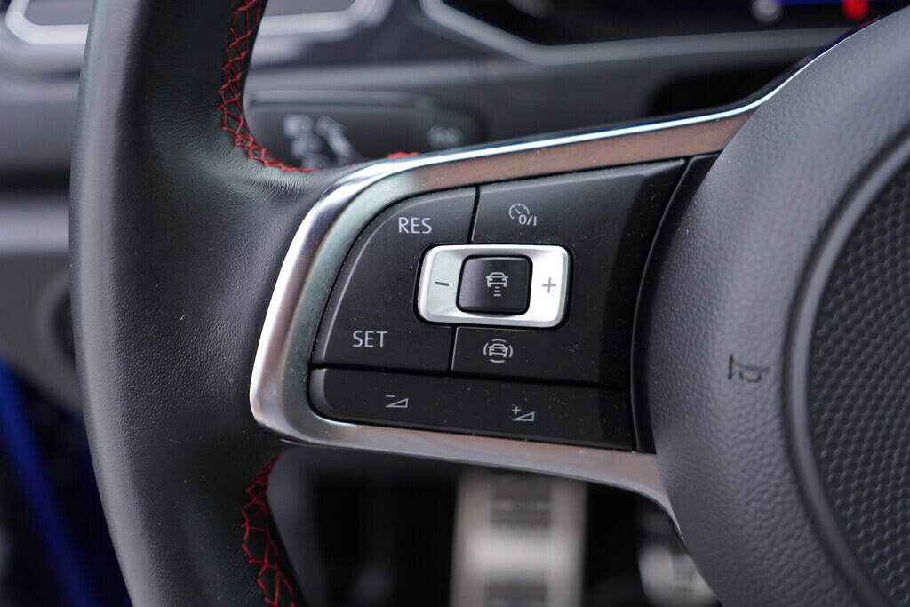 OV190V09008_25.webp_T-ROC Sport 2.0 TDI 110 kW manuál