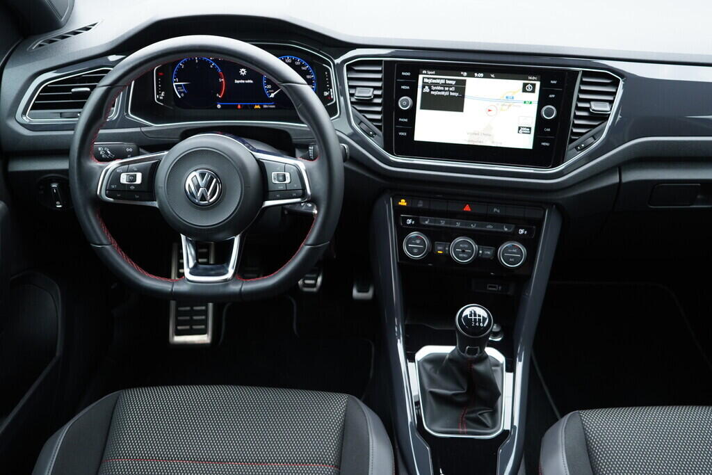 OV190V09008_27.webp_T-ROC Sport 2.0 TDI 110 kW manuál
