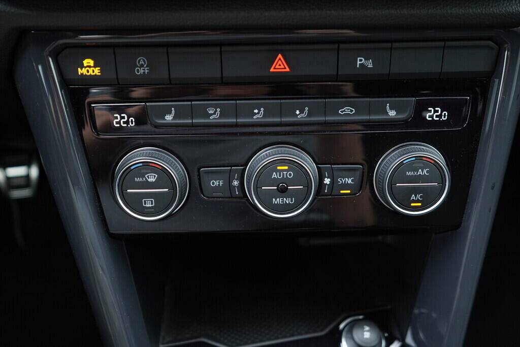 OV190V09008_35.webp_T-ROC Sport 2.0 TDI 110 kW manuál