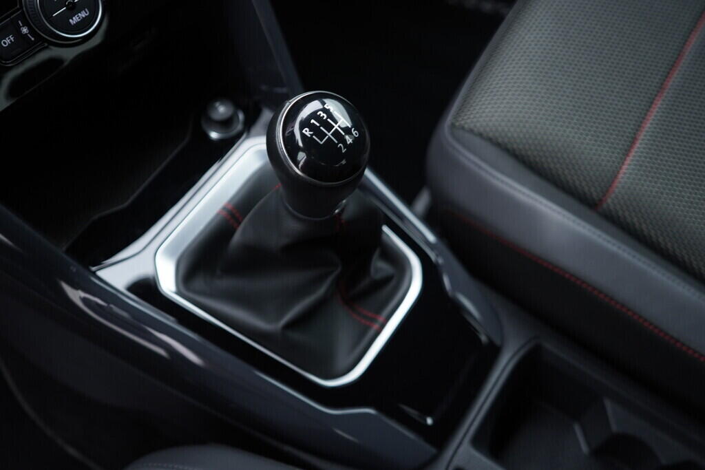 OV190V09008_36.webp_T-ROC Sport 2.0 TDI 110 kW manuál