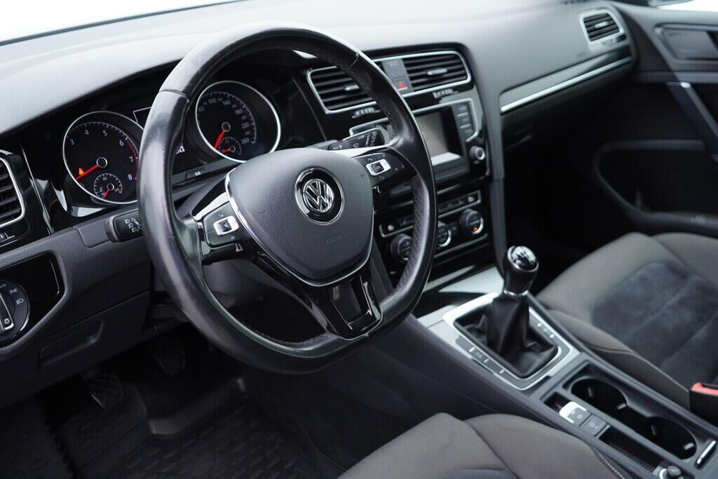 OV190V09017_22.webp_GOLF Highline 1.4 TSI 92 kW manuál