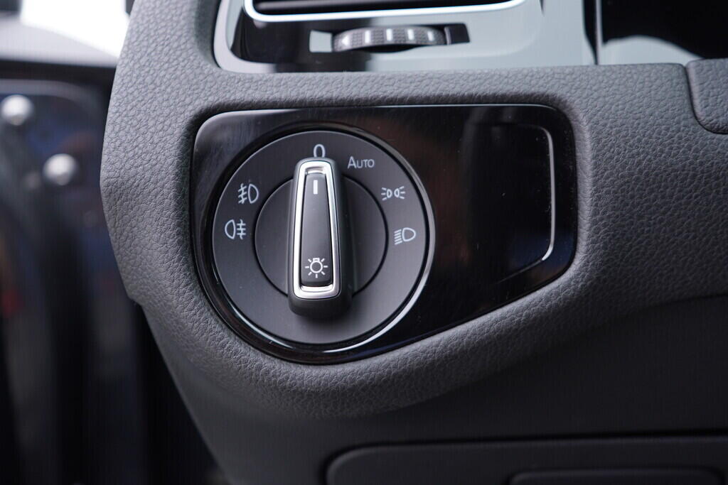 OV190V09017_28.webp_GOLF Highline 1.4 TSI 92 kW manuál