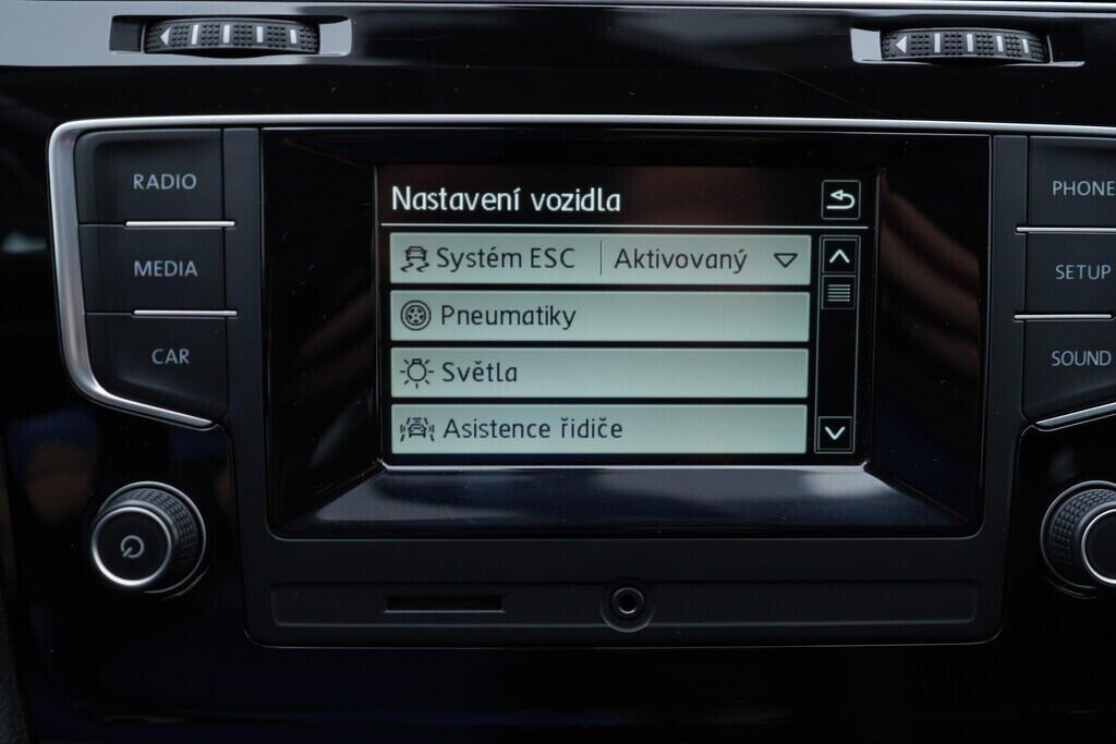 OV190V09017_34.webp_GOLF Highline 1.4 TSI 92 kW manuál