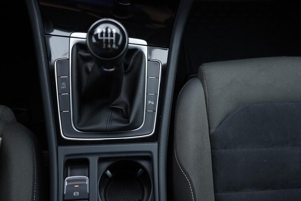 OV190V09017_36.webp_GOLF Highline 1.4 TSI 92 kW manuál