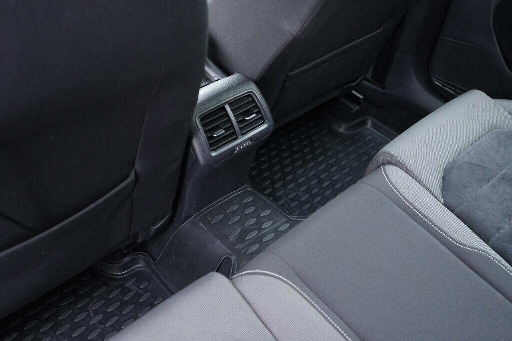 OV190V09017_39.webp_GOLF Highline 1.4 TSI 92 kW manuál