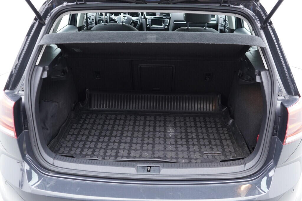 OV190V09017_41.webp_GOLF Highline 1.4 TSI 92 kW manuál