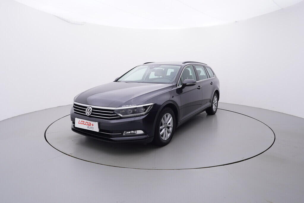 OV190V09026_10.webp_PASSAT Highline 2.0 TDI 110 kW automat