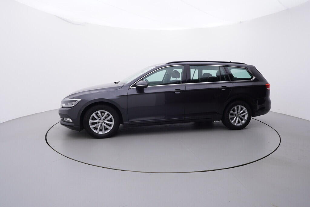 OV190V09026_11.webp_PASSAT Highline 2.0 TDI 110 kW automat