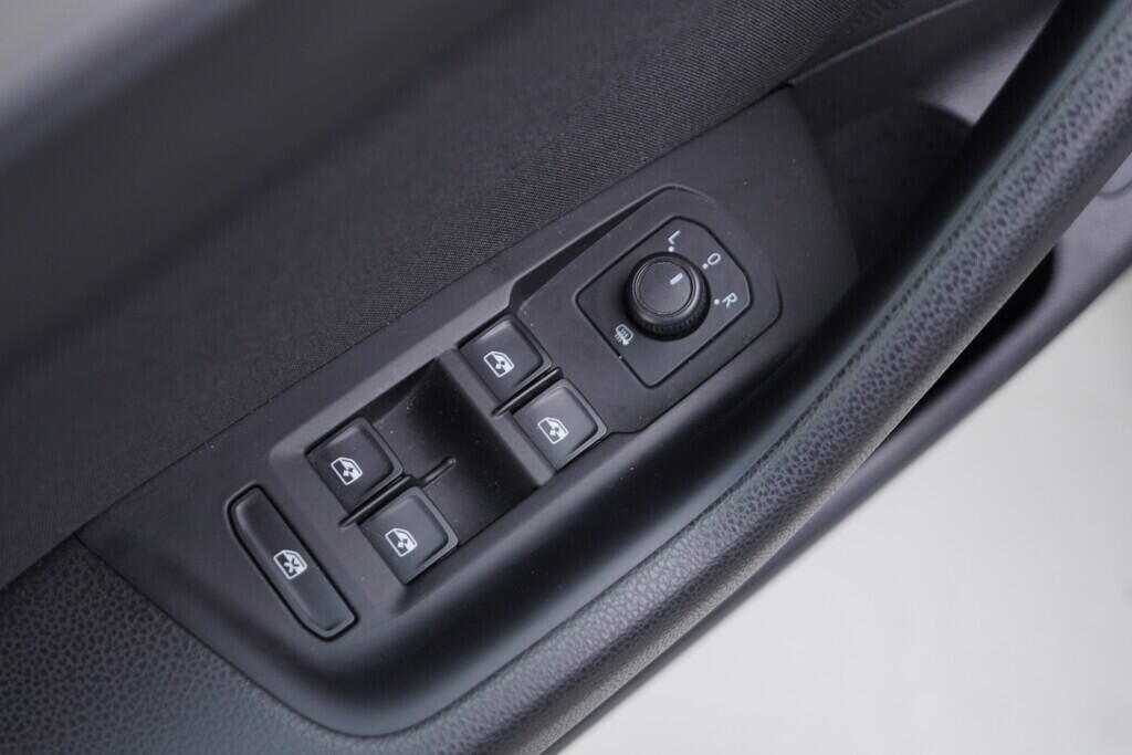 OV190V09026_20.webp_PASSAT Highline 2.0 TDI 110 kW automat