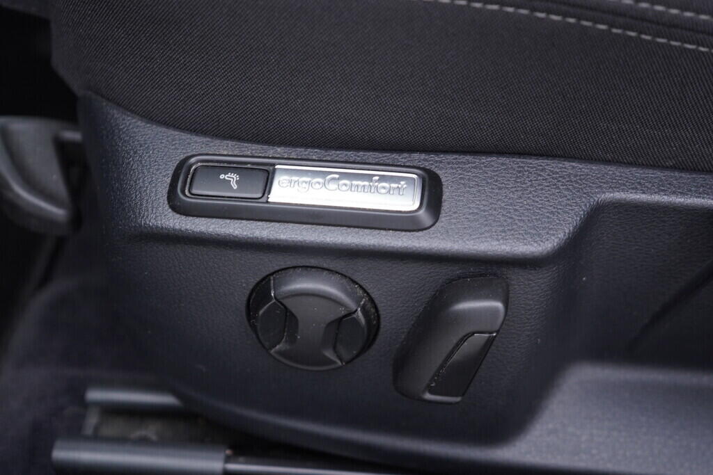 OV190V09026_21.webp_PASSAT Highline 2.0 TDI 110 kW automat